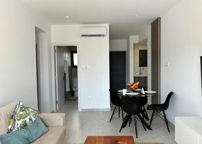 Lavi La 2b, Sea Breeze, Paphos