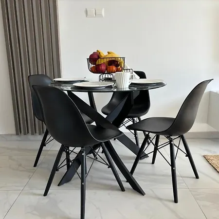 Lavi La 2b, Sea Breeze, Paphos